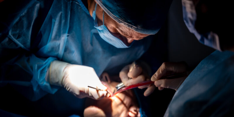 Cirurgia bucal: tipos, preparação, cuidados pós-operatórios e possíveis complicações