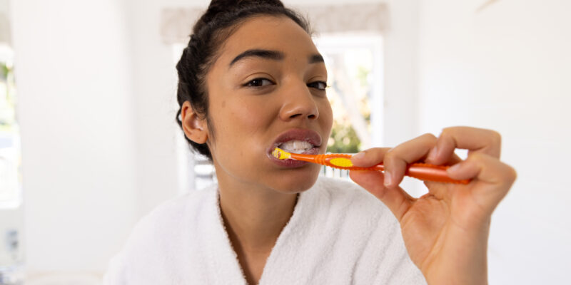 Como escovar os dentes corretamente