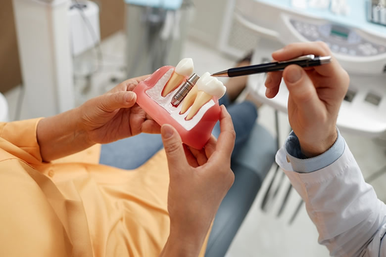 colocar-pino-no-dente